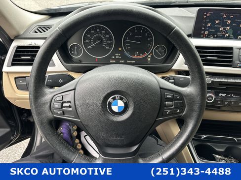 Used 2018 BMW 320i Sedan w/ Premium Package image 18