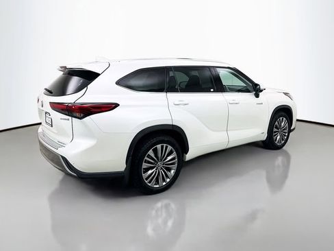 Used 2021 Toyota Highlander Platinum image 7