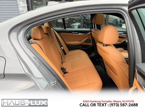 Used 2022 BMW 530i xDrive w/ Premium Package image 18