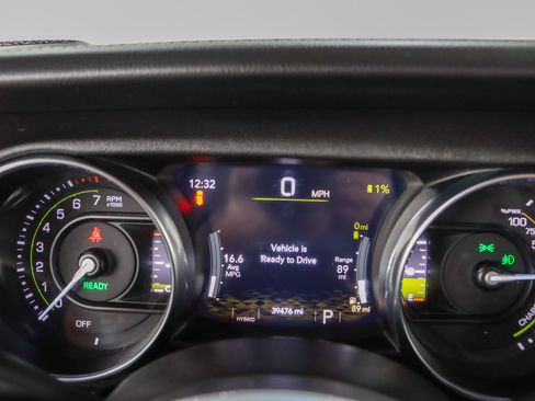 Used 2023 Jeep Wrangler Unlimited Sahara w/ Cold Weather Group AWD/4WD image 17