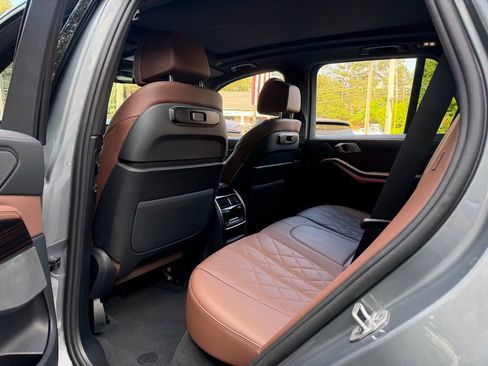 Used 2025 BMW X5 xDrive40i AWD/4WD image 31