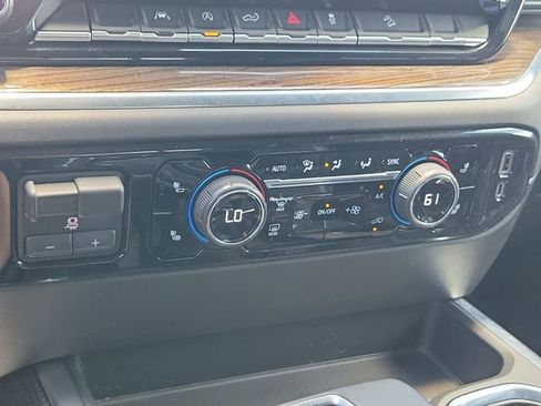 Certified 2022 Chevrolet Silverado 1500 LT AWD/4WD image 33