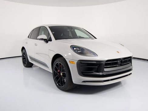 New 2026 Porsche Macan GTS image 9