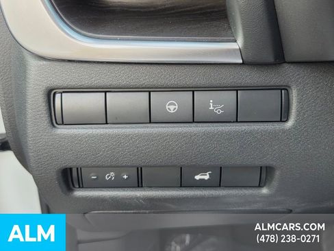 Used 2021 Nissan Rogue Platinum image 28