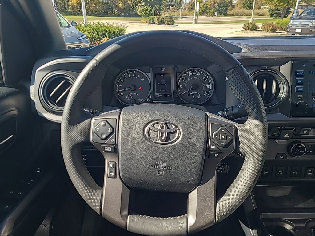 Used 2016 Toyota Tacoma TRD Off-Road w/ Premium & Technology Package RWD image 14