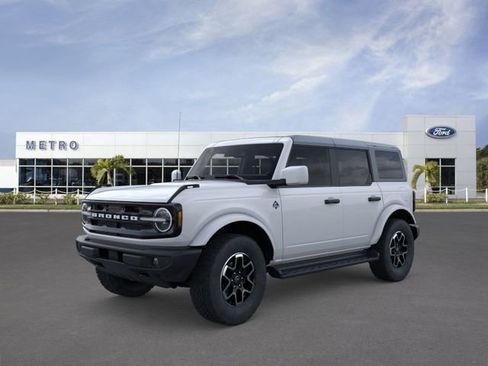 New 2026 Ford Bronco Outer Banks AWD/4WD image 1