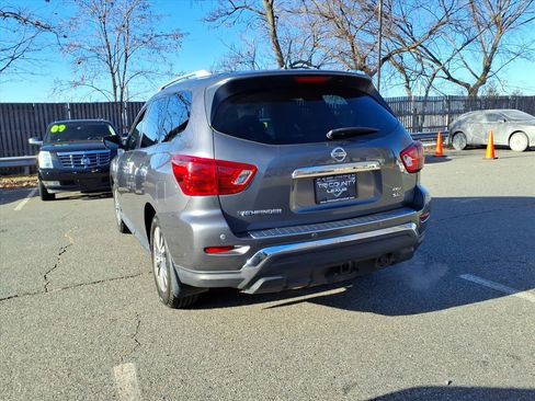 Used 2017 Nissan Pathfinder SL w/ SL Tech Package image 4