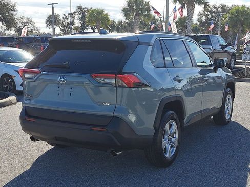 Used 2021 Toyota RAV4 XLE image 3