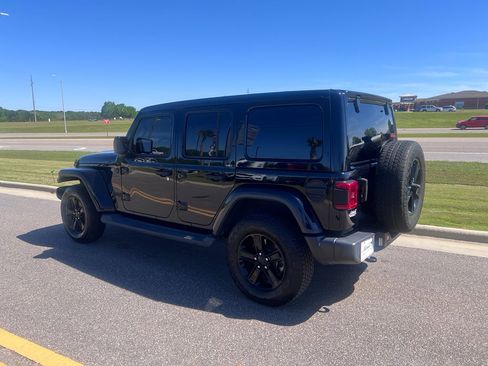 Used 2021 Jeep Wrangler Unlimited Sahara image 11