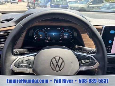 Used 2024 Volkswagen Atlas SE AWD/4WD image 27