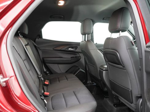 Used 2023 Chevrolet TrailBlazer RS FWD image 12