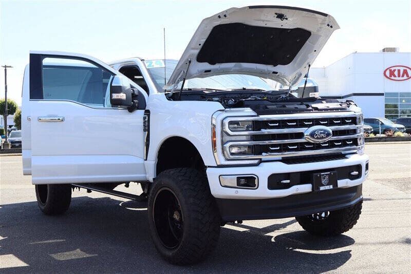 Used 2024 Ford F250 Platinum AWD/4WD image 46