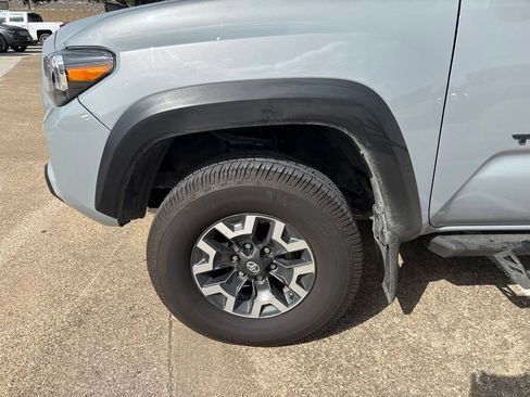 Certified 2021 Toyota Tacoma TRD Off-Road w/ TRD Premium Off Road Package AWD/4WD image 2