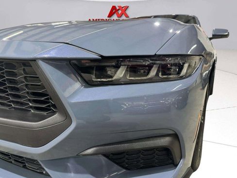 Used 2025 Ford Mustang Coupe image 11