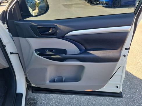 Used 2019 Toyota Highlander Plus image 37