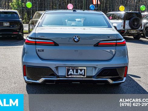 Used 2025 BMW 740i xDrive image 11