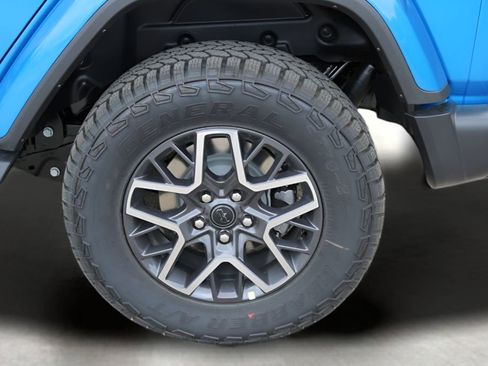 New 2026 Jeep Wrangler Unlimited Sahara AWD/4WD image 9