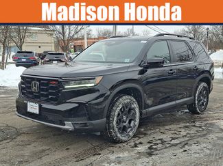 Certified 2025 Honda Pilot TrailSport video 1