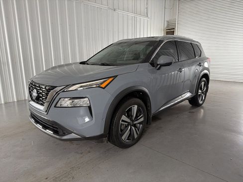 Used 2022 Nissan Rogue SL w/ SL Premium Package image 3