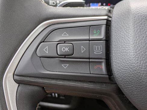 Used 2024 Jeep Grand Cherokee Altitude image 20