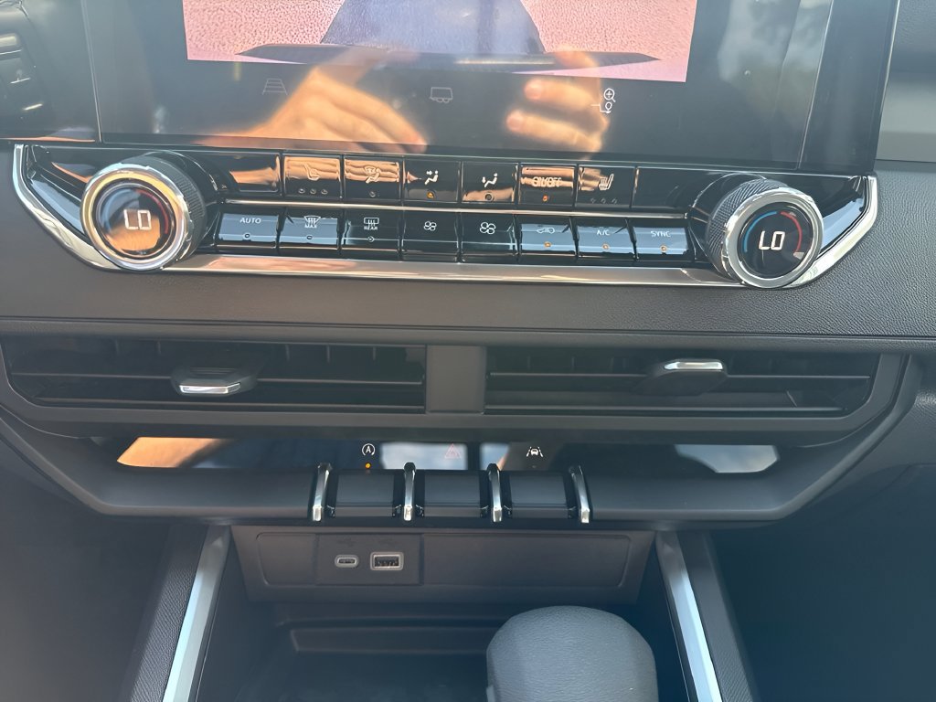 New 2026 Chevrolet Colorado Trail Boss AWD/4WD image 22