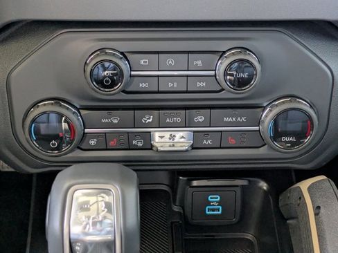 New 2025 Ford Bronco Badlands image 20