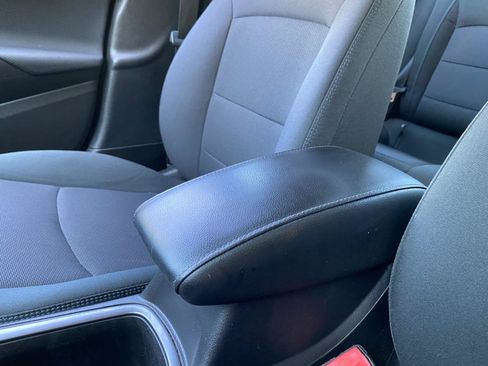 Used 2018 Chevrolet Cruze LT FWD image 43