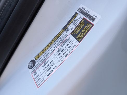 Used 2024 Volkswagen Taos SE image 39