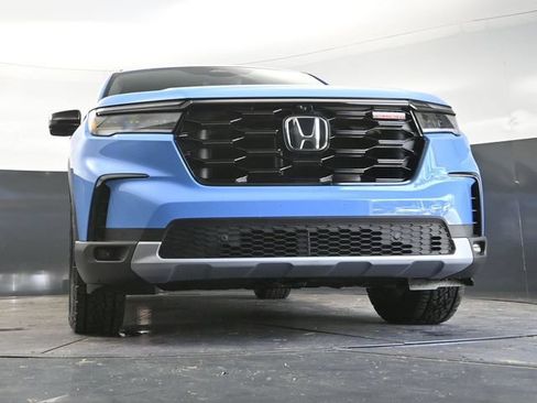 Used 2025 Honda Pilot TrailSport image 27