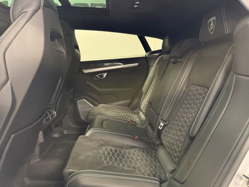 Used 2021 Lamborghini Urus image 15