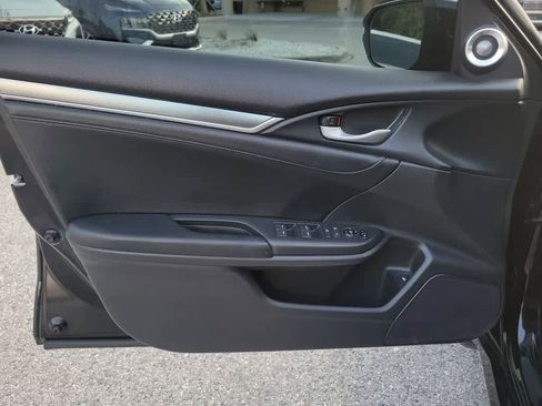 Used 2018 Honda Civic Touring image 18