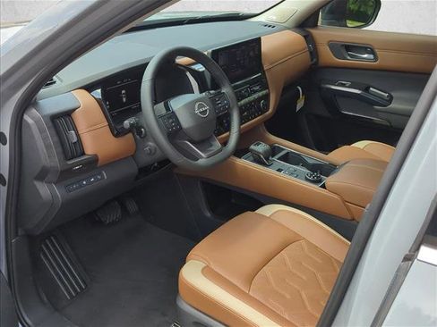 New 2026 Nissan Pathfinder Platinum AWD/4WD image 9