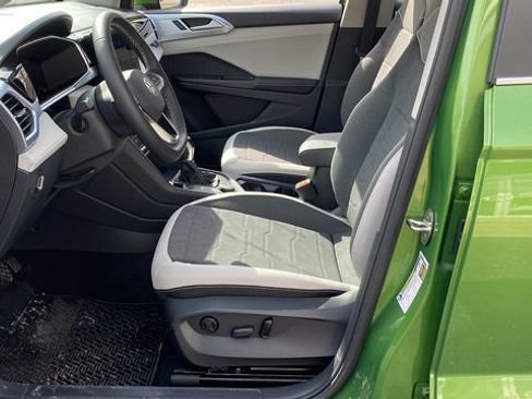 New 2026 Volkswagen Taos SE AWD/4WD image 12