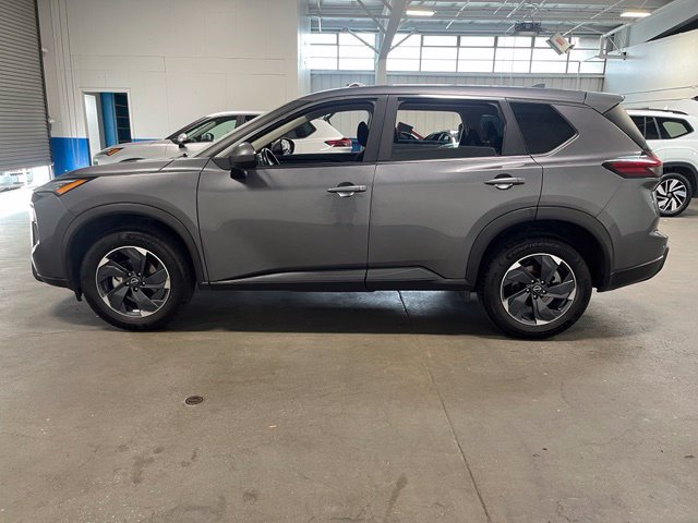 Used 2025 Nissan Rogue SV AWD/4WD image 6