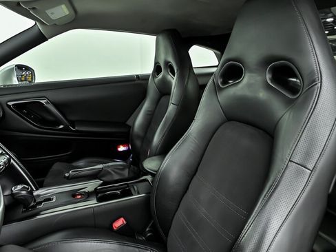 Used 2012 Nissan GT-R Premium AWD/4WD image 17