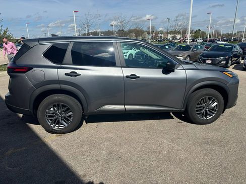 Used 2024 Nissan Rogue S image 4