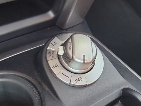Used 2021 Toyota 4Runner Limited AWD/4WD image 29
