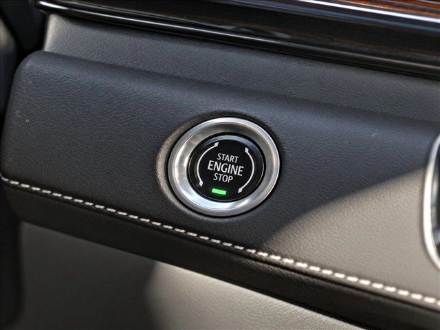 Used 2023 Cadillac Escalade Premium Luxury AWD/4WD image 24