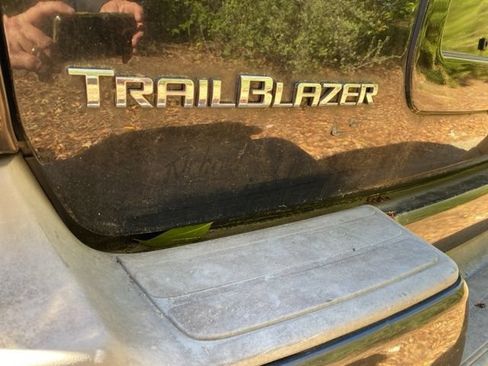Used 2004 Chevrolet TrailBlazer 4WD w/ LT Preferred Equipment Group image 10