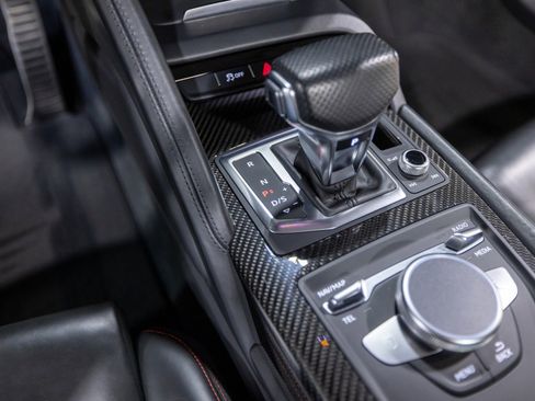 Used 2021 Audi R8 V10 w/ Premium Package image 40