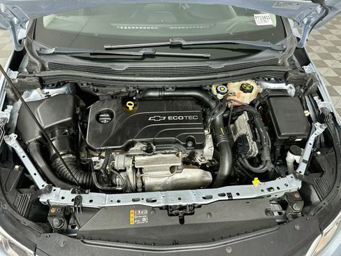 Used 2017 Chevrolet Cruze LS FWD image 27