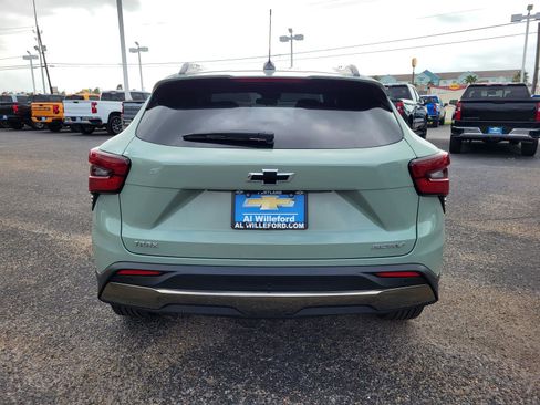 New 2026 Chevrolet Trax ACTIV w/ Sunroof Package FWD image 4
