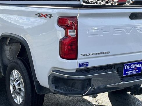 Used 2024 Chevrolet Silverado 2500 LT image 5