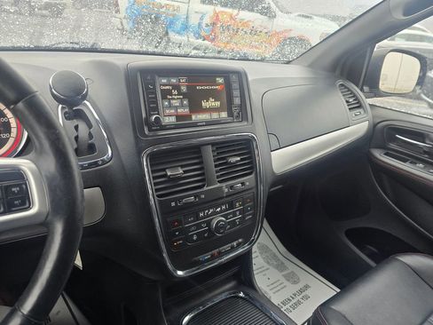 Used 2017 Dodge Grand Caravan GT image 16