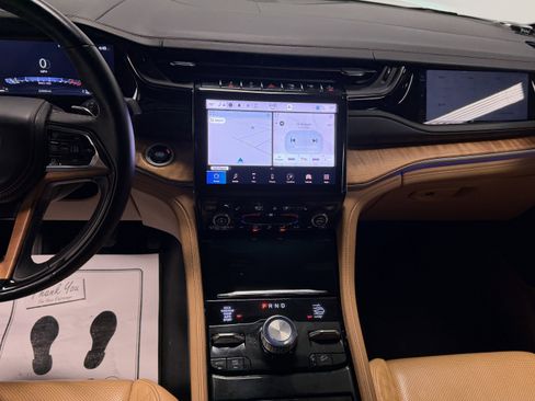 Used 2022 Jeep Grand Cherokee L Summit image 4