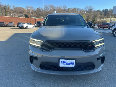 Used 2024 Dodge Durango GT image 2