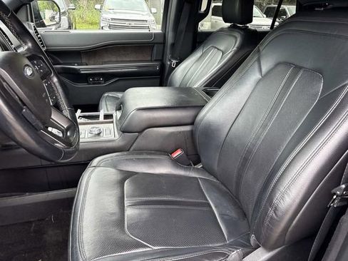 Used 2018 Ford Expedition Limited image 11