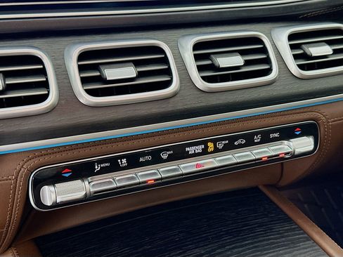 Used 2024 Mercedes-Benz GLS 63 AMG 4MATIC image 17