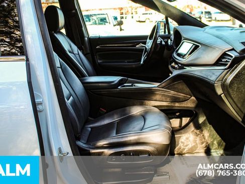 Used 2024 Buick Enclave Premium image 23