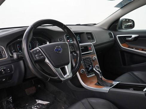 Used 2017 Volvo S60 T5 Inscription Platinum w/ Climate Package FWD image 24